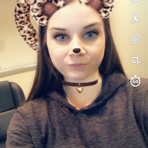 Meet your Posher, Caitlin